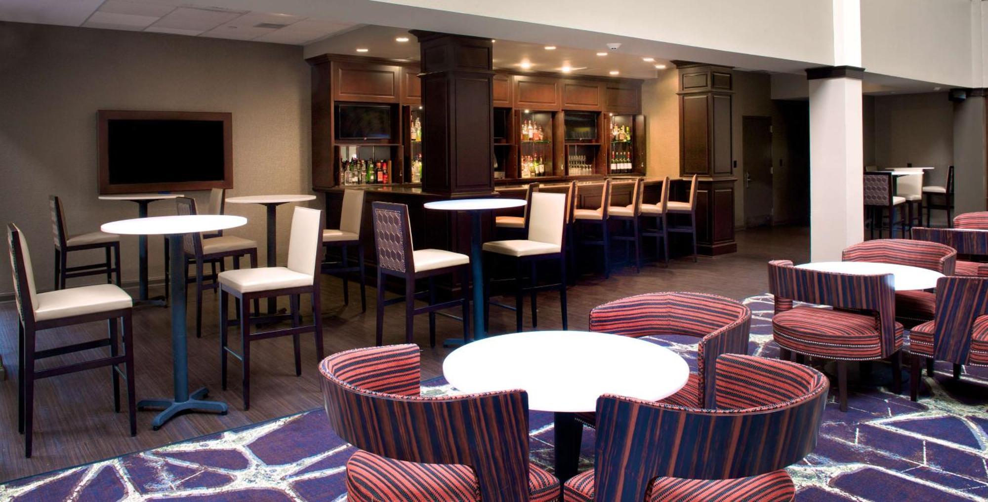 Embassy Suites By Hilton Philadelphia Airport Экстерьер фото