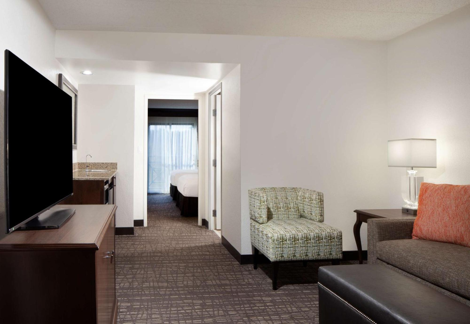 Embassy Suites By Hilton Philadelphia Airport Экстерьер фото