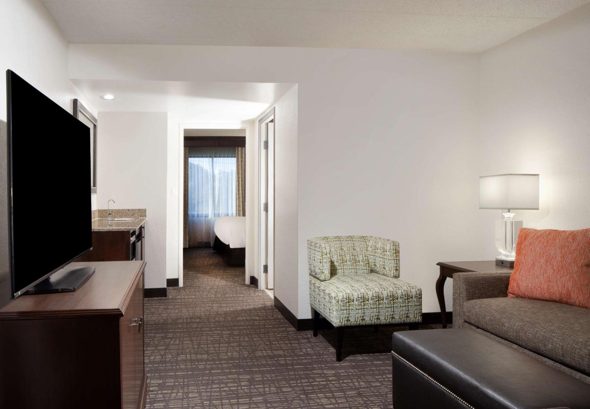 Embassy Suites By Hilton Philadelphia Airport Экстерьер фото