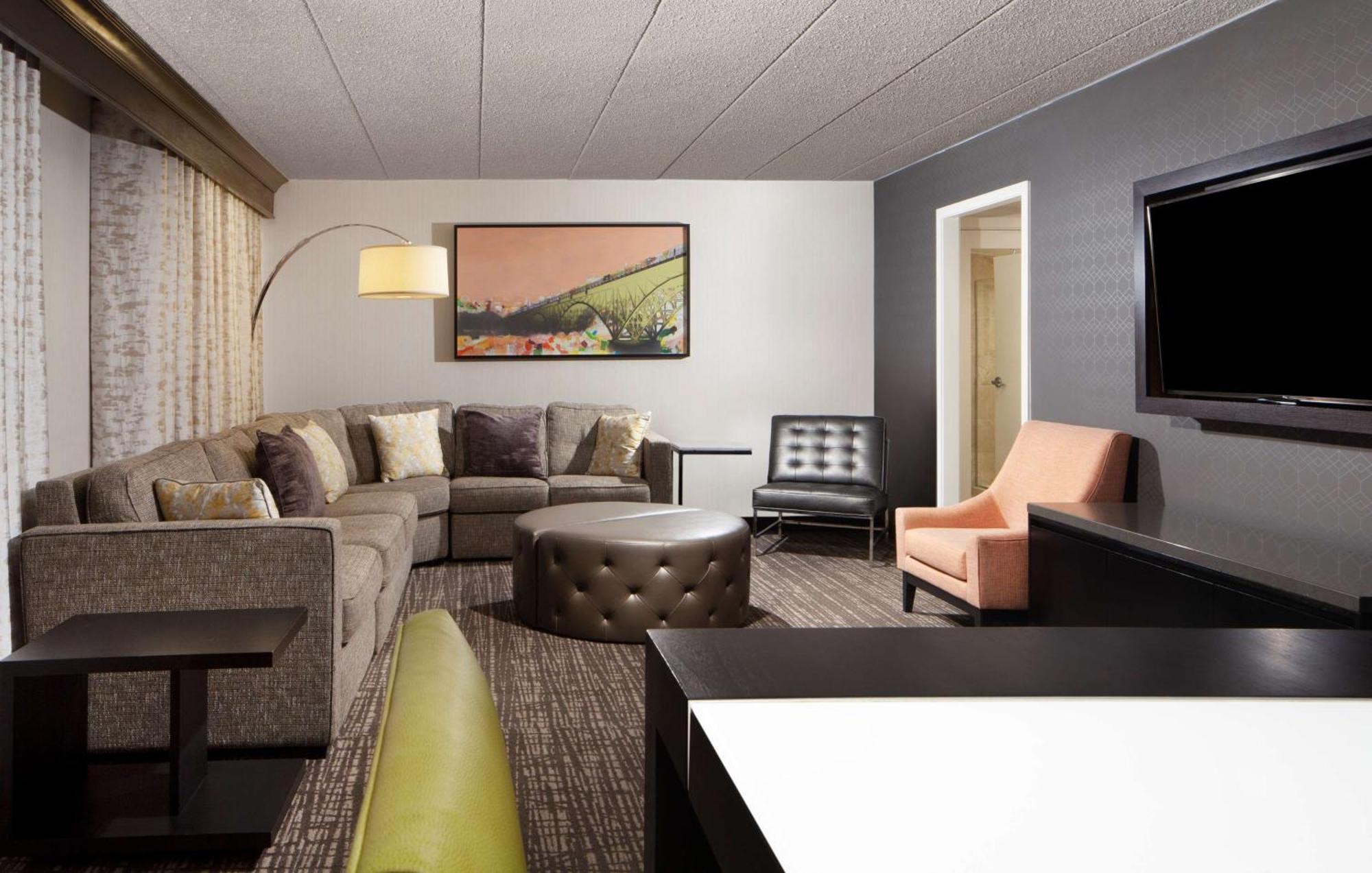 Embassy Suites By Hilton Philadelphia Airport Экстерьер фото