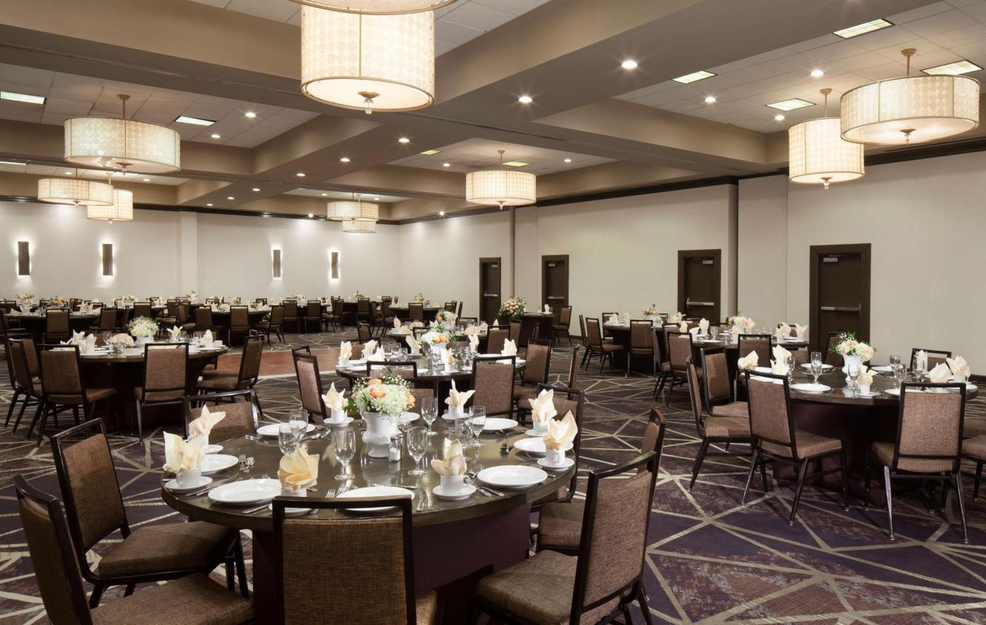 Embassy Suites By Hilton Philadelphia Airport Экстерьер фото