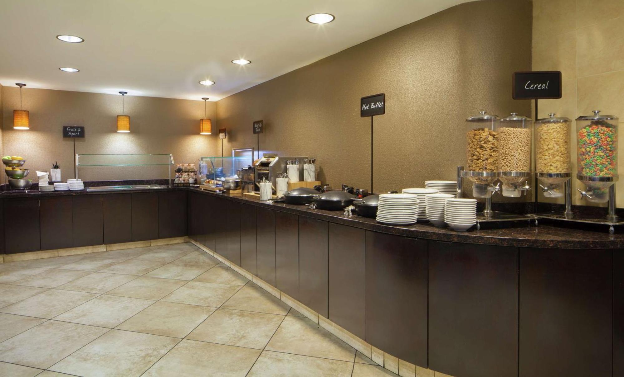 Embassy Suites By Hilton Philadelphia Airport Экстерьер фото