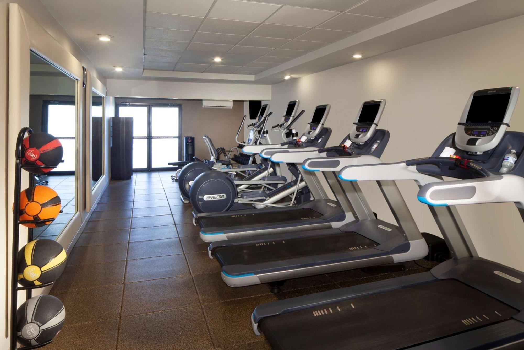 Embassy Suites By Hilton Philadelphia Airport Экстерьер фото