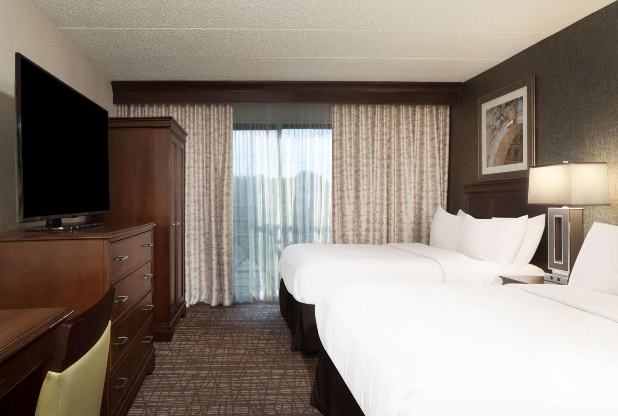 Embassy Suites By Hilton Philadelphia Airport Экстерьер фото