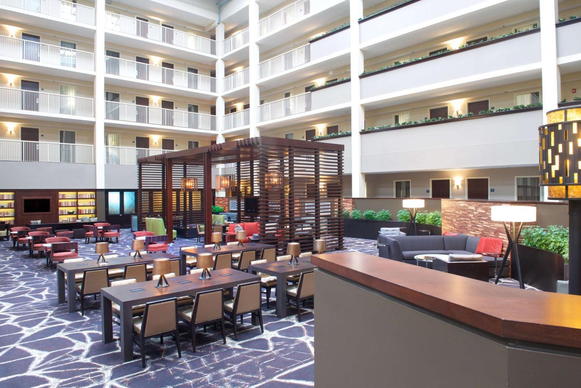 Embassy Suites By Hilton Philadelphia Airport Экстерьер фото