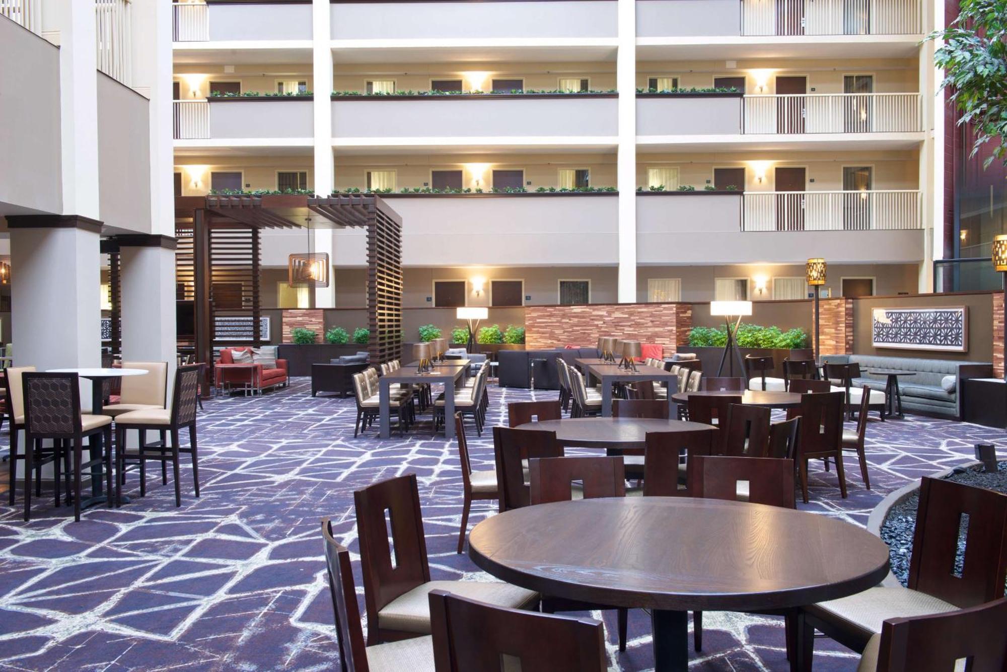Embassy Suites By Hilton Philadelphia Airport Экстерьер фото