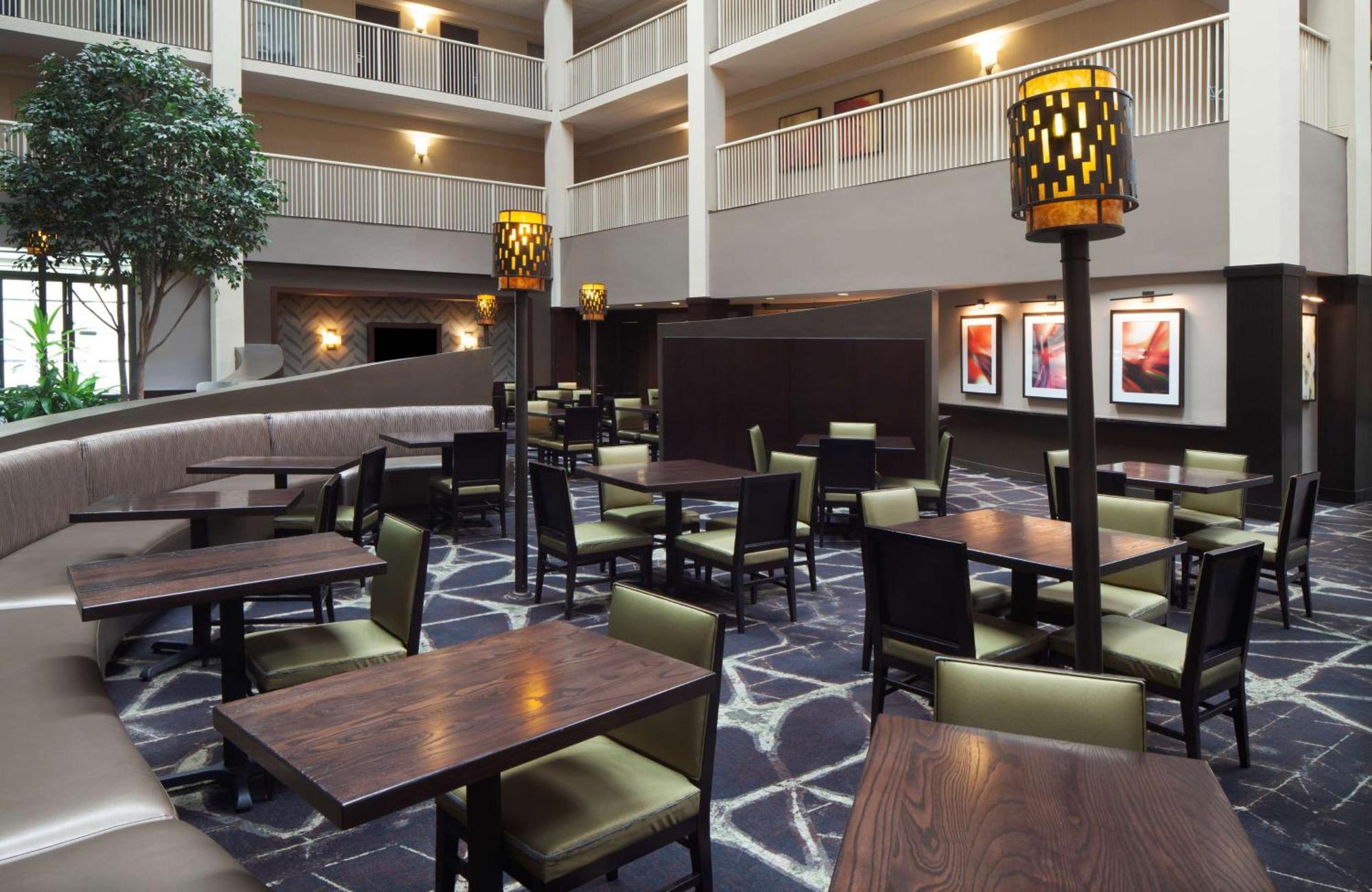 Embassy Suites By Hilton Philadelphia Airport Экстерьер фото
