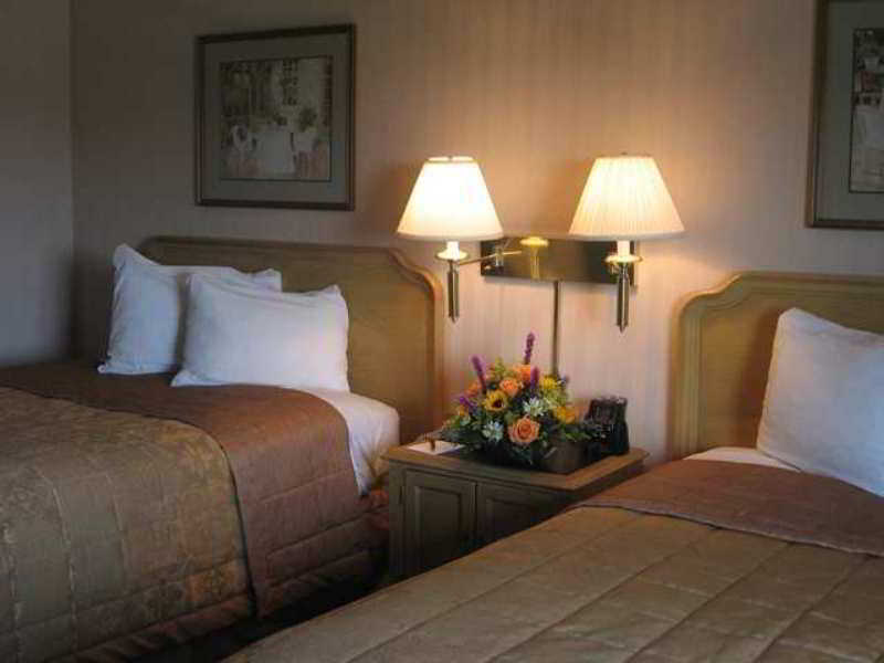 Embassy Suites By Hilton Philadelphia Airport Номер фото